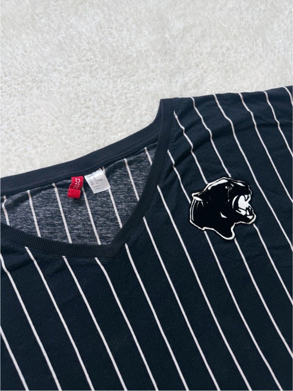 H&M Varsity Tee - Picture 2 of 8